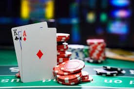 Betting layout supports straight bets, splits, corners, streets, and outside bets Lightning Roulette betting layout showing straight bets, splits, corners, and outside bets